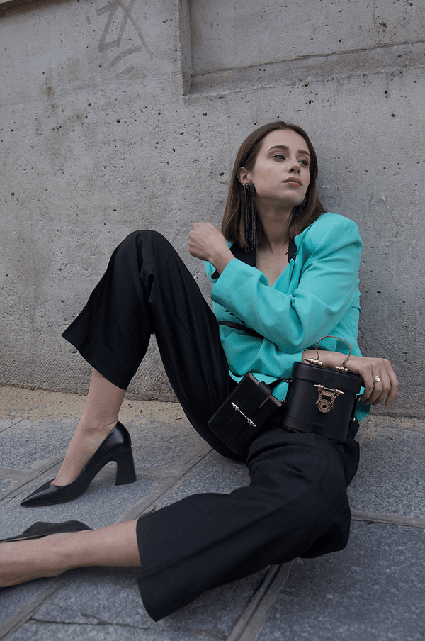 Papyrus Bucket Black