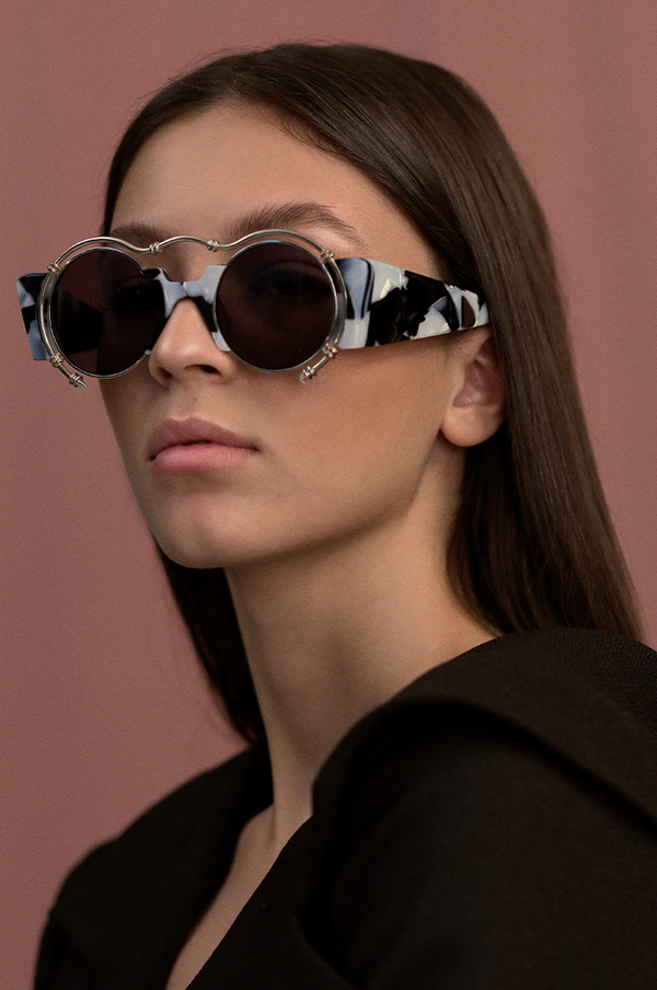 Into The Rod Black And White Shades