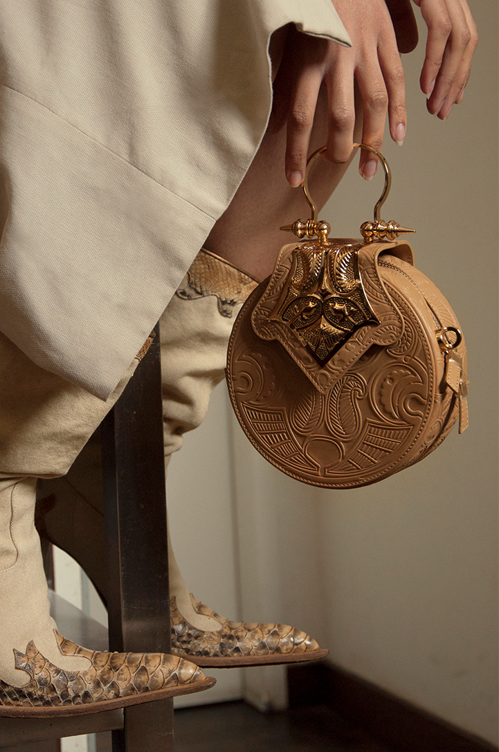 Mini Dome Embossed Peanut Gold